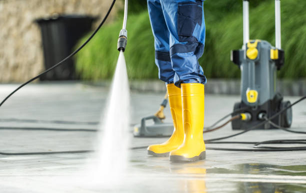 Best Deck Pressure Washing  in Mangonia Park, FL