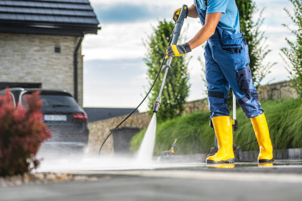 Why Choose Our Certified Pressure Washing Experts for Your Project Needs in Mangonia Park, FL?
